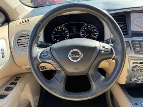 2017 Nissan Pathfinder SL