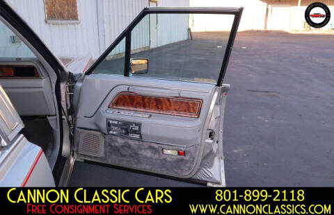 1984 Lincoln Town Car Signature