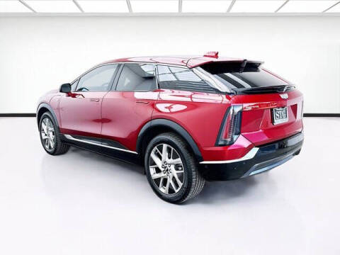 2025 Cadillac OPTIQ Luxury 2