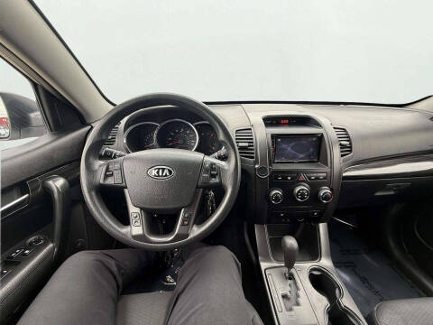 2013 Kia Sorento LX