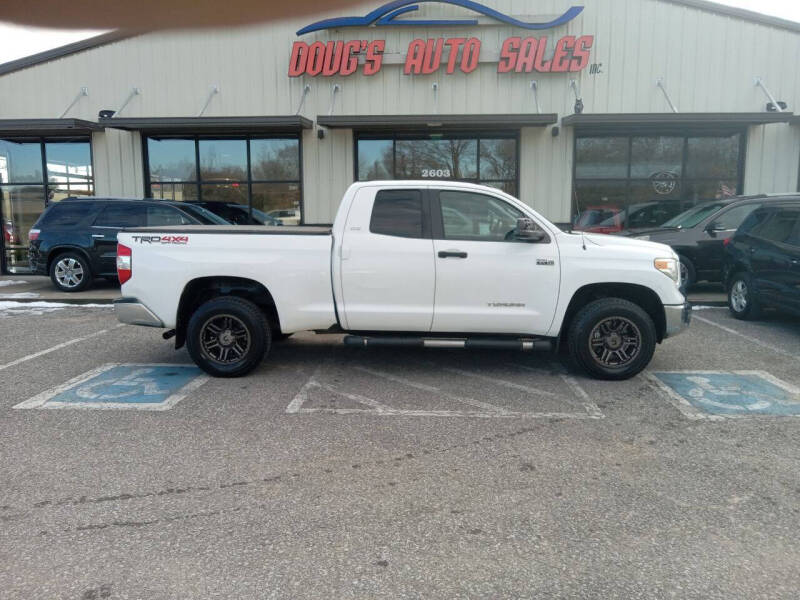 2014 Toyota Tundra for sale at DOUG'S AUTO SALES INC in Pleasant View TN