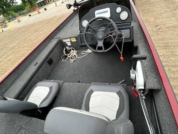 2022 Lowe Boats Skorpion 17