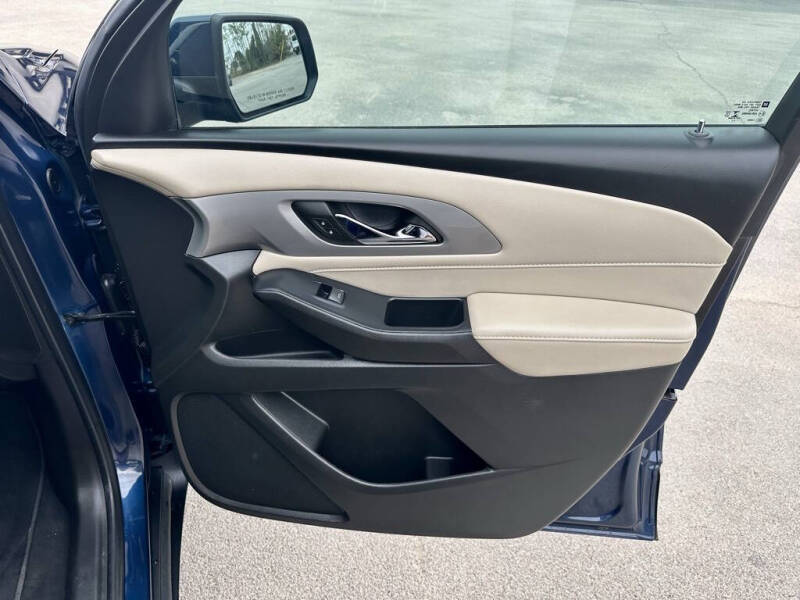 2022 Chevrolet Traverse LT Leather