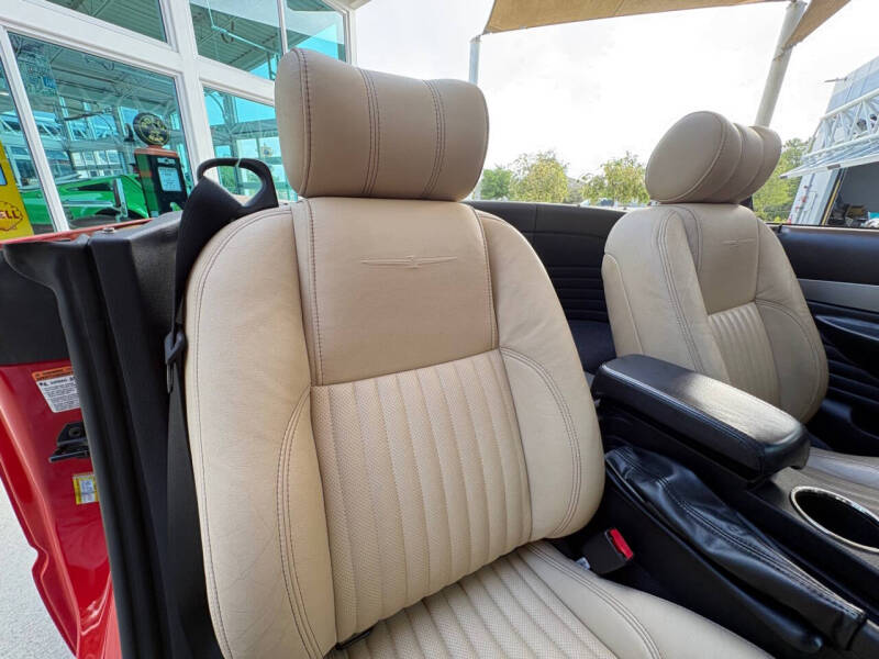 2005 Ford Thunderbird Deluxe