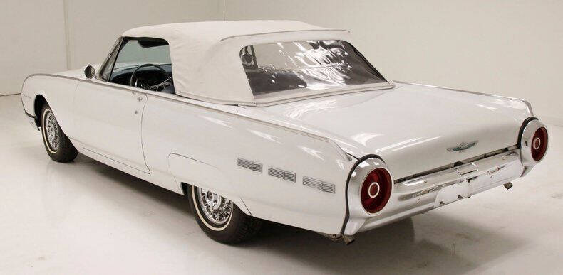 1962 Ford Thunderbird