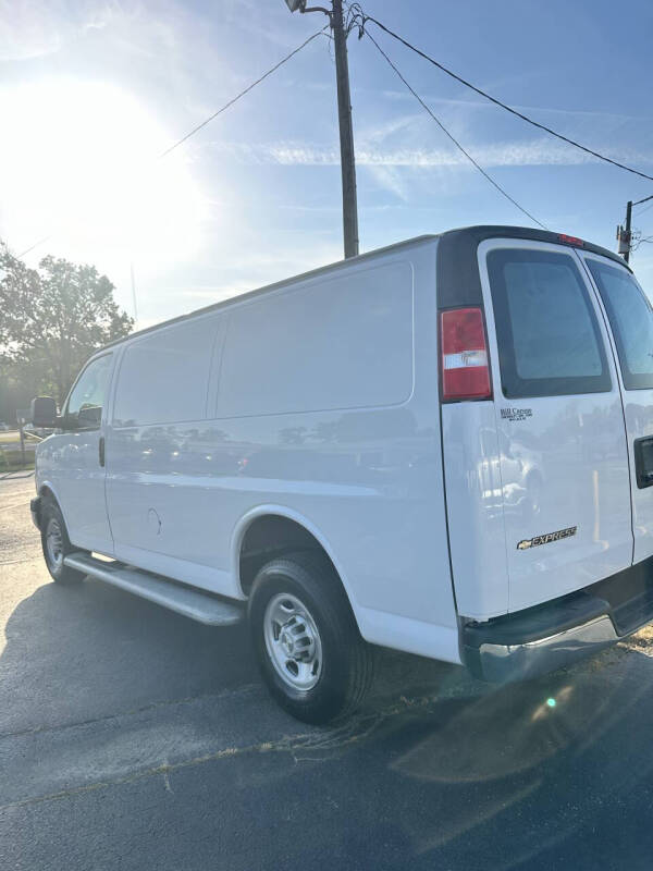 2023 Chevrolet Express 2500