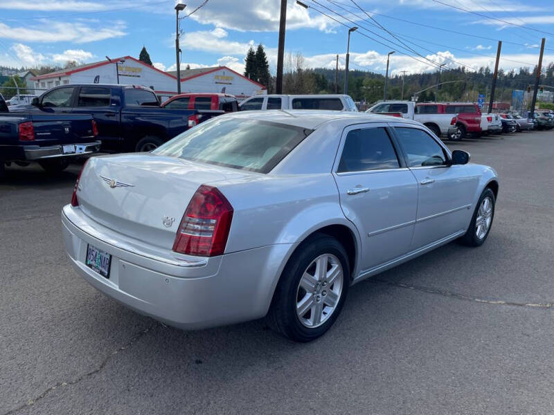 2005 Chrysler 300 C