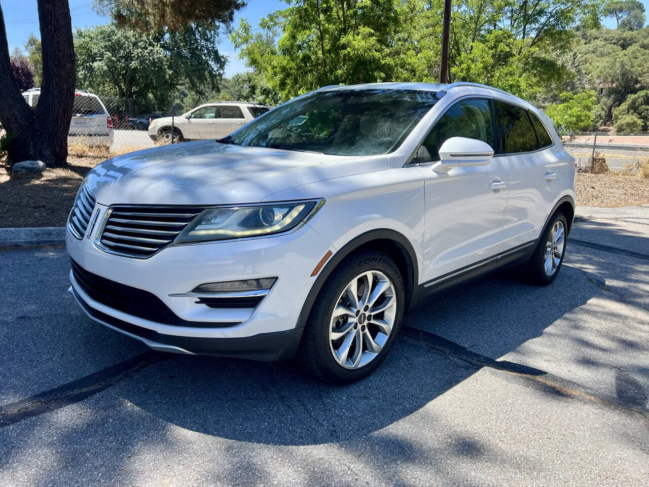 White 2015 Lincoln MKC Base AWD 4dr SUV 1