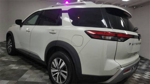 2023 Nissan Pathfinder SL