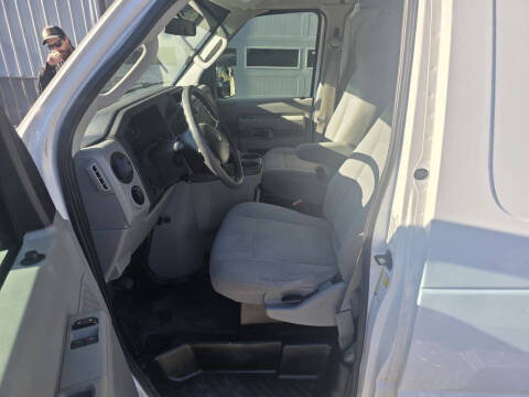 2011 Ford E-Series E-250