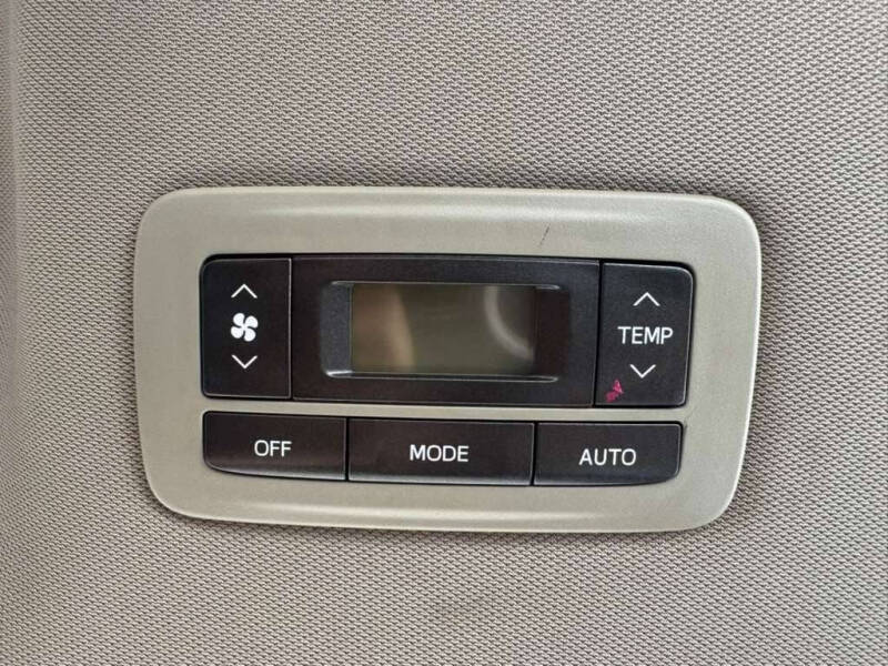 2015 Toyota Sienna XLE 8-Passenger