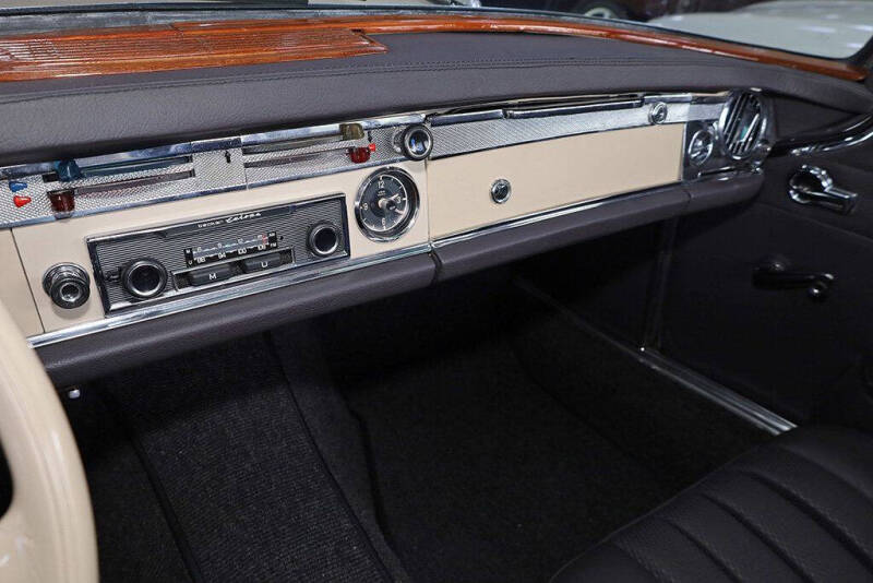 1967 Mercedes-Benz SL-Class