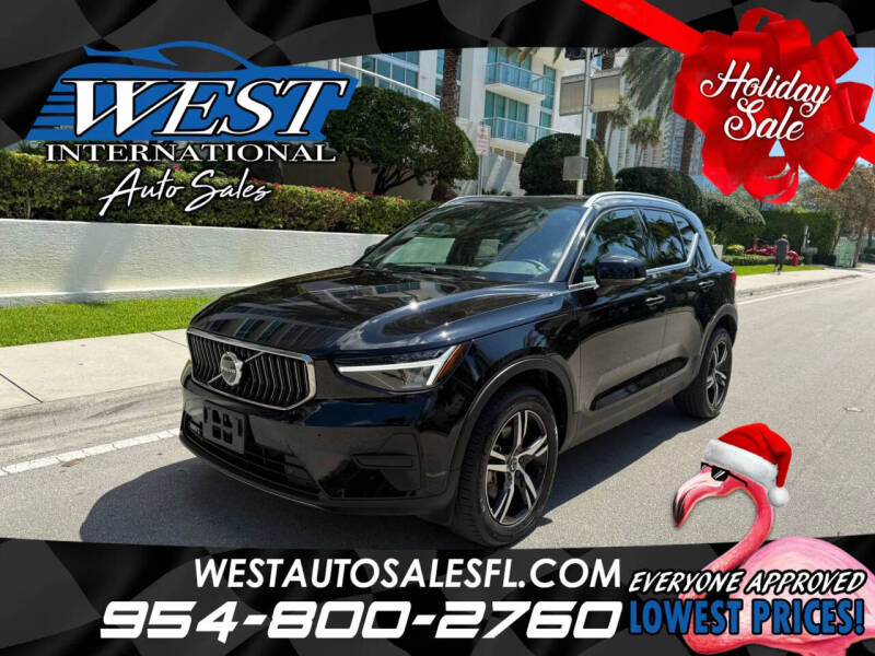 2025 Volvo XC40 B5 Core Bright Theme