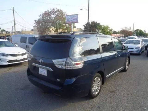 2012 Toyota Sienna XLE 8-Passenger