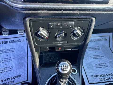 2012 Volkswagen Beetle