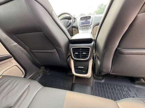 2019 Lincoln Nautilus Select