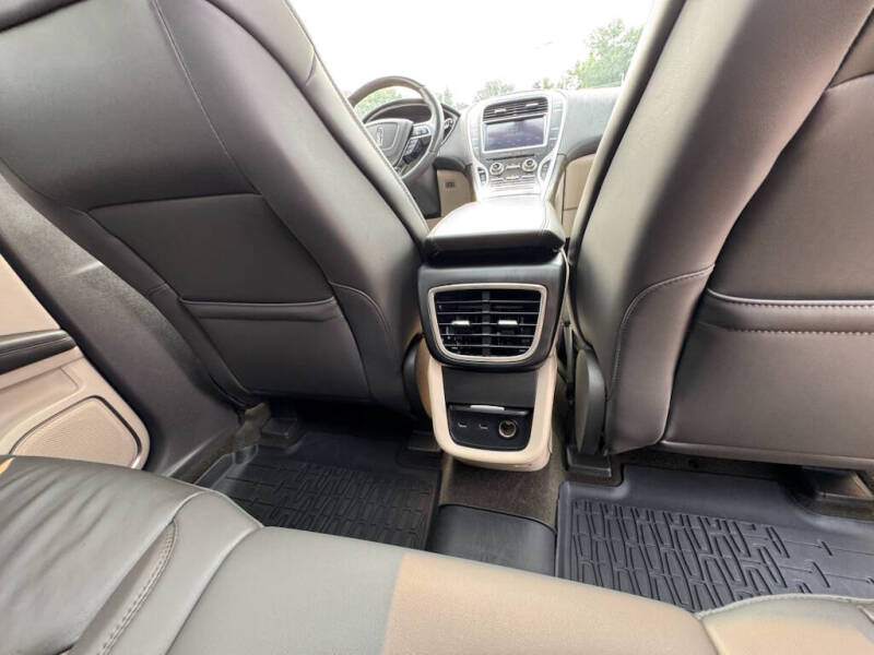 2019 Lincoln Nautilus Select