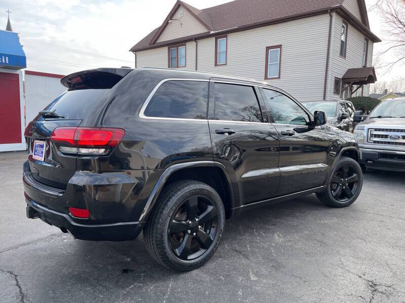 2015 Jeep Grand Cherokee Altitude photo 2