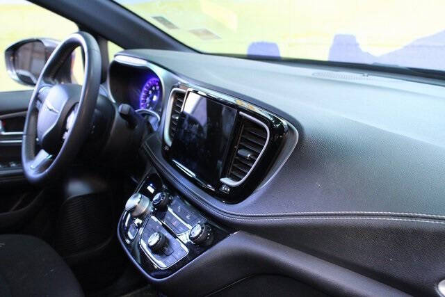 2022 Chrysler Pacifica Touring