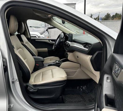 2020 Ford Escape SEL