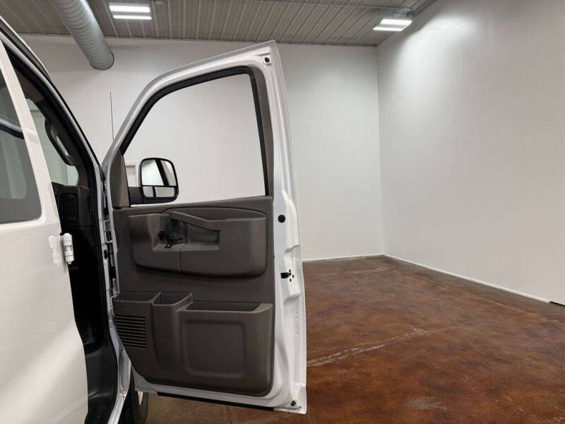 2024 GMC Savana 2500