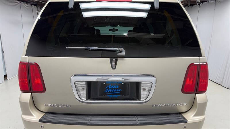 2004 Lincoln Navigator Luxury
