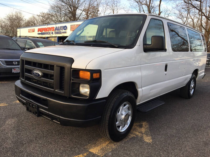 2009 Ford E-Series Wagon for sale at Tri state leasing in Hasbrouck Heights NJ