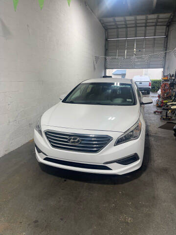 2015 Hyundai Sonata for sale at MIAMI AUTOWISE, LLC. in Miami FL