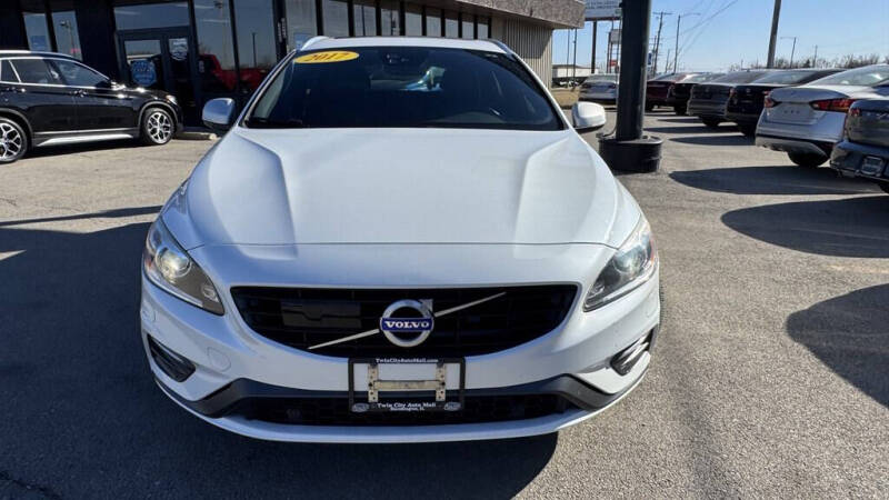 2017 Volvo V60 T6 R-Design