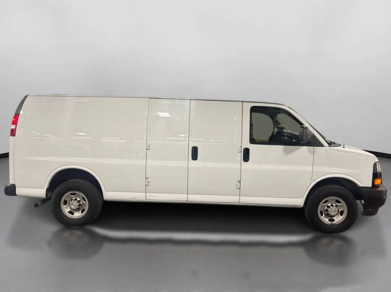 2023 Chevrolet Express 2500
