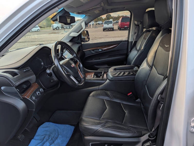 2016 Cadillac Escalade ESV Luxury Collection