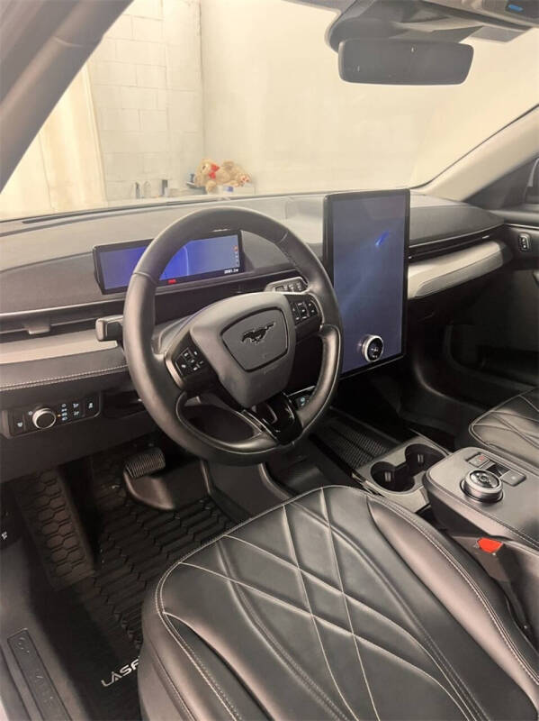 2021 Ford Mustang Mach-E Select