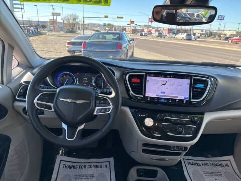 2024 Chrysler Pacifica Touring L