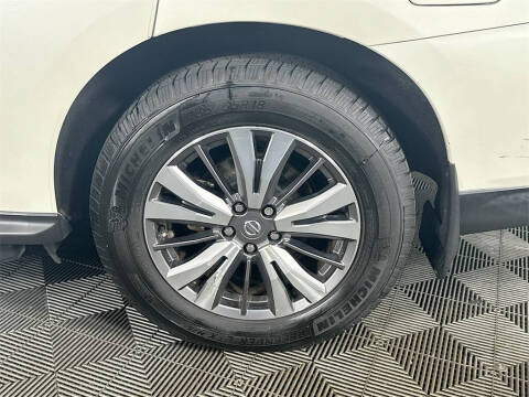 2020 Nissan Pathfinder SV