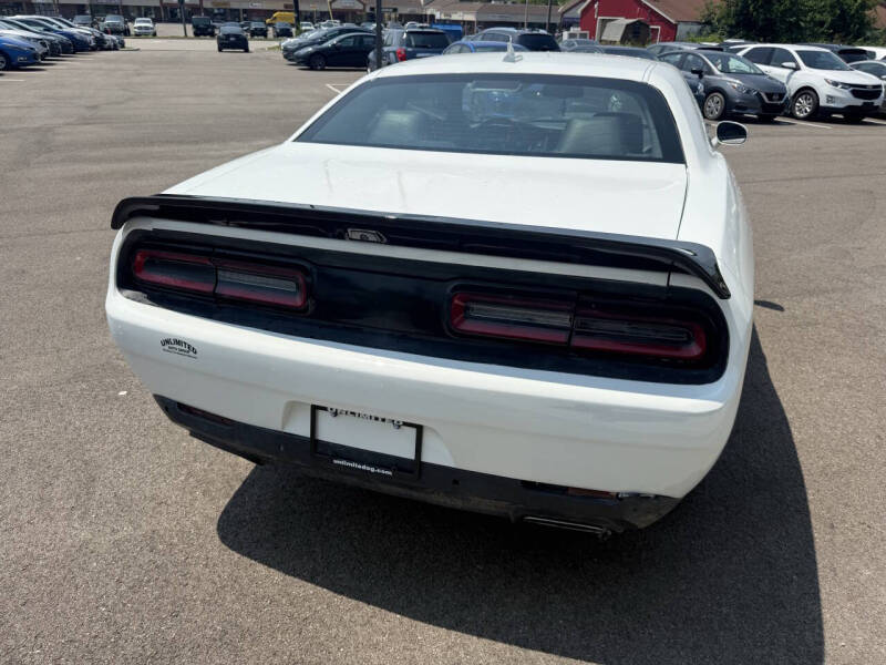 2017 Dodge Challenger 392 HEMI Scat Pack Shaker