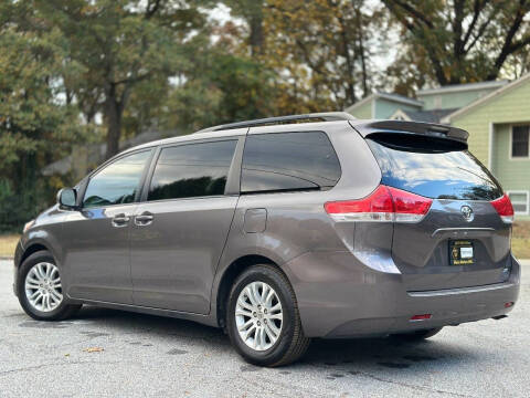 2011 Toyota Sienna XLE 8-Passenger