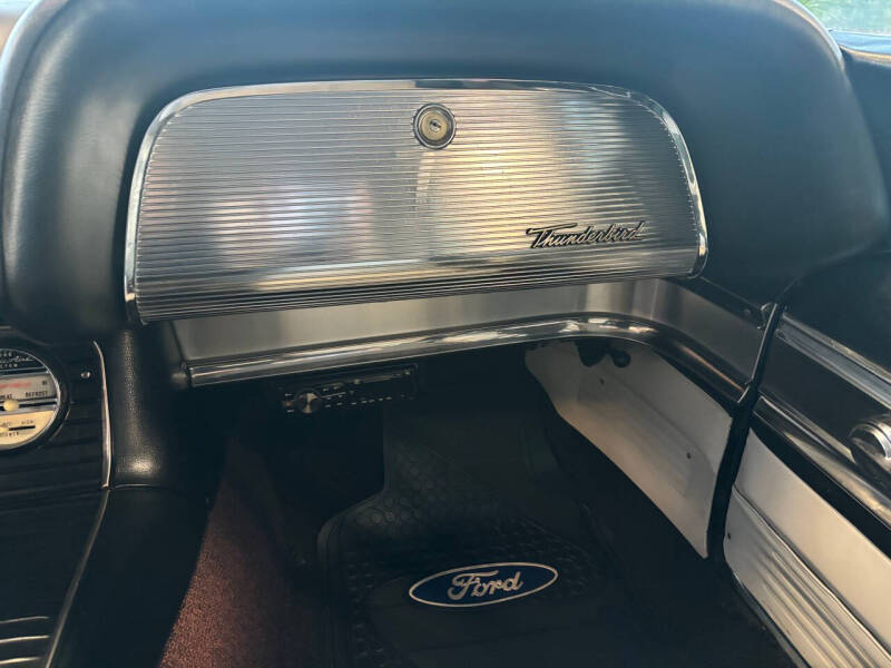 1960 Ford Thunderbird