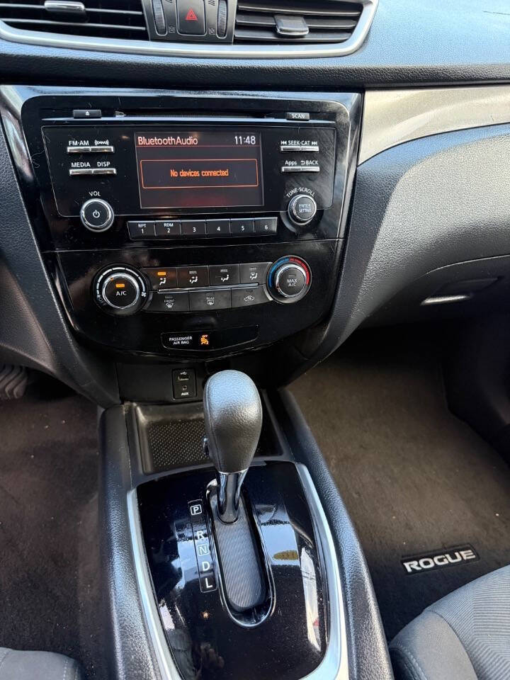 2016 Nissan Rogue S AWD 4dr Crossover - Brilliant Silver exterior view 14