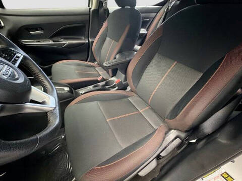 2022 Nissan Versa SR