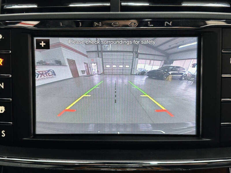 2017 Lincoln Continental Select