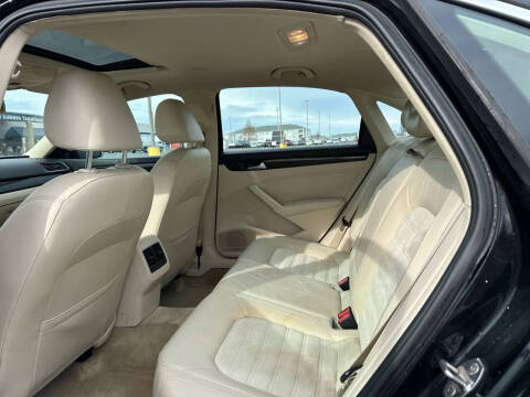 2015 Volkswagen Passat 1.8T SEL Premium