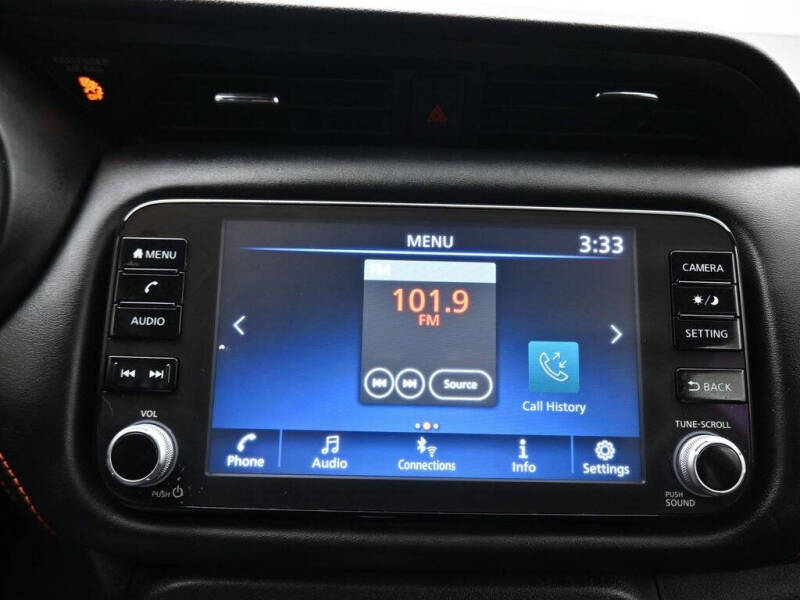 2022 Nissan Kicks SR