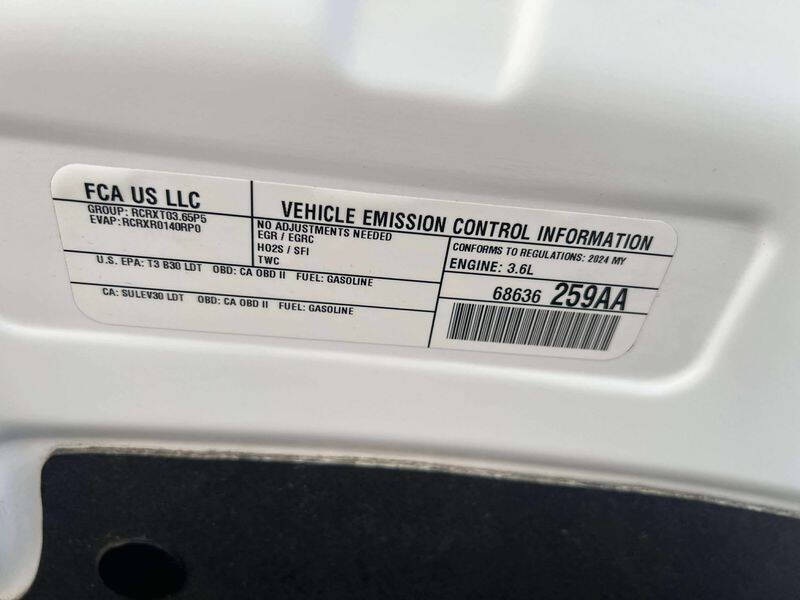 2024 Chrysler Voyager LX