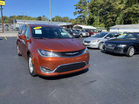 2018 Chrysler Pacifica for sale at Elite Motors in Knoxville TN