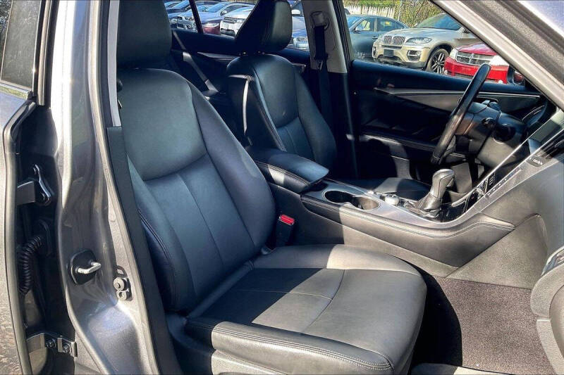 2015 Infiniti Q50