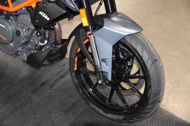 2023 KTM DUKE 390
