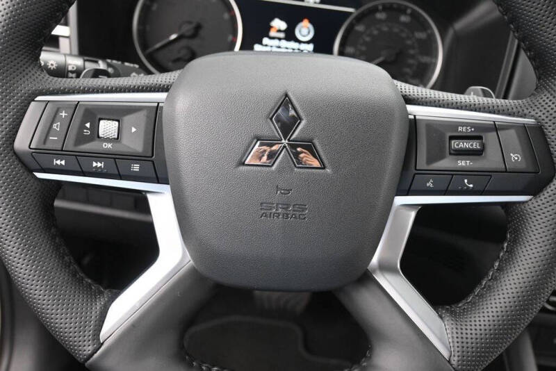 2026 Mitsubishi Outlander LE