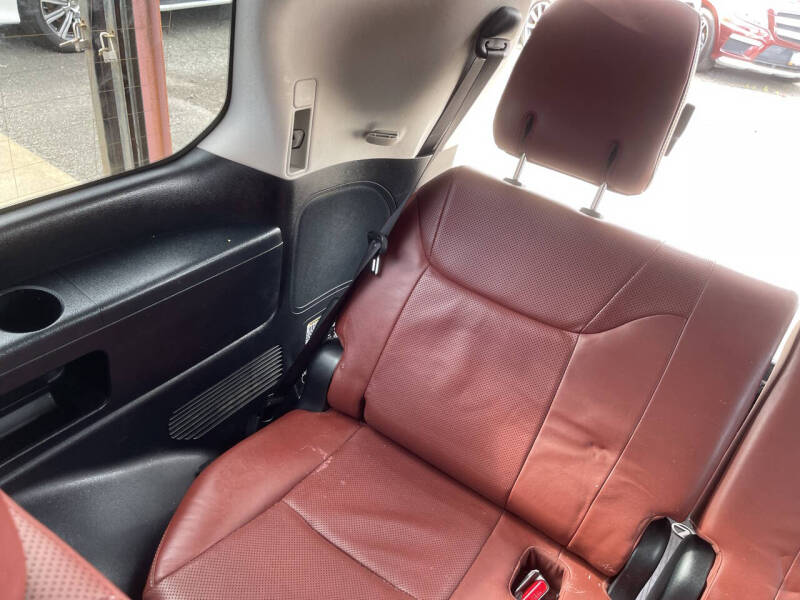 2018 Lexus LX 570 Three-Row