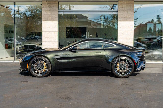 2025 Aston Martin Vantage