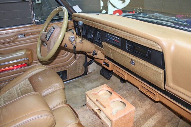 1986 Jeep Grand Wagoneer